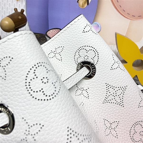 2026124164742573 210